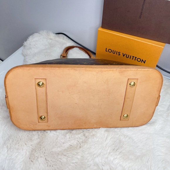 Louis Vuitton Alma Gm monogram Handbag - Picture 10 of 16
